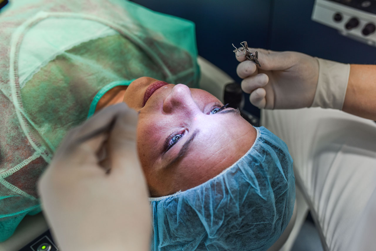 Chirurgia laser dell'occhio rivoluzionaria  