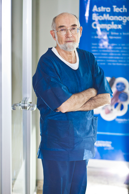 Medico oftalmologo Prof. Dr. Peter Strmeň, candidato delle materie scientifiche (candidatus scientiarum)
